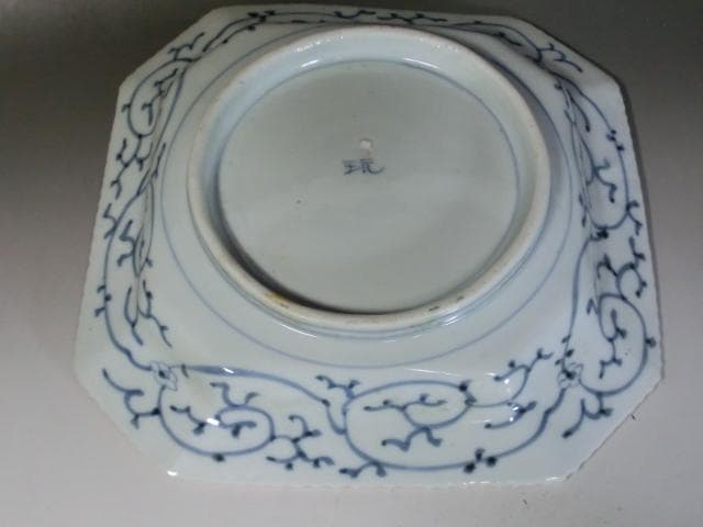 大皿■赤絵角皿 玩 窓牡丹図 花唐草 扇絵 古い飾り皿 古玩 時代物 骨董品■