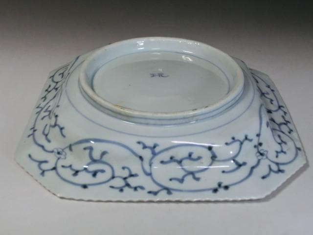 大皿■赤絵角皿 玩 窓牡丹図 花唐草 扇絵 古い飾り皿 古玩 時代物 骨董品■