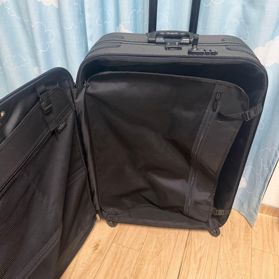 激安送料込‼️シフレ　エスケープ　大容量115L ソフトスーツケース　ちきりんさん