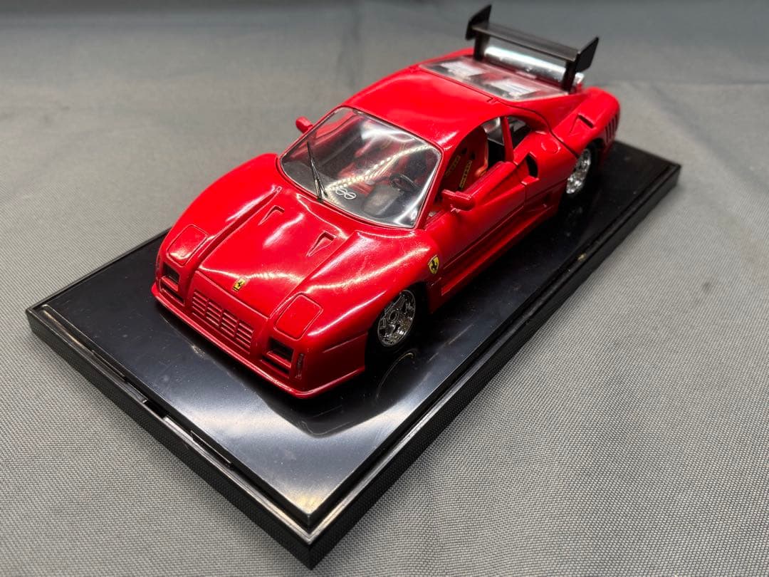 ジョエフ フェラーリ 1/18スケールミニカー
