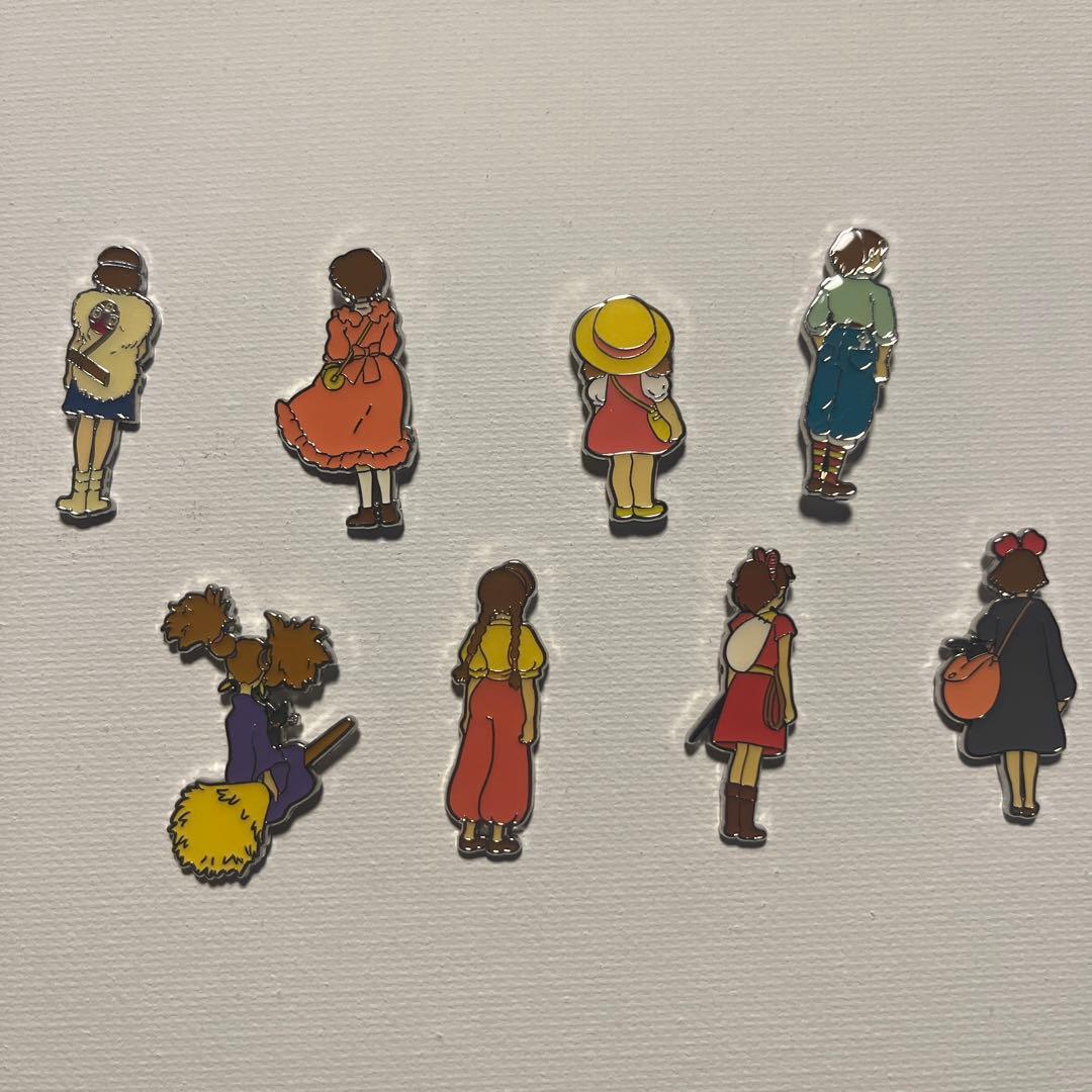 キャラクター ピンバッジ 8個セット