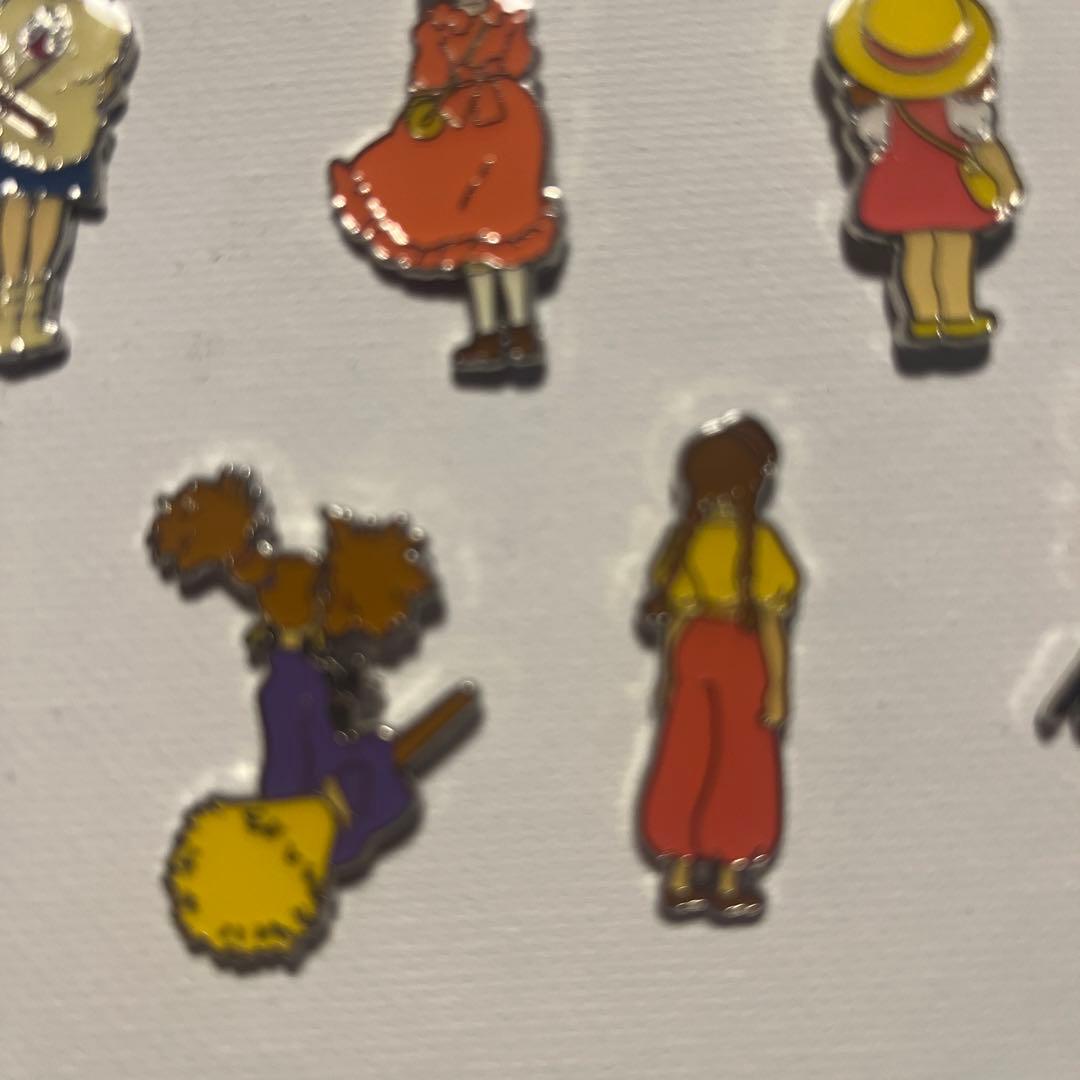 キャラクター ピンバッジ 8個セット