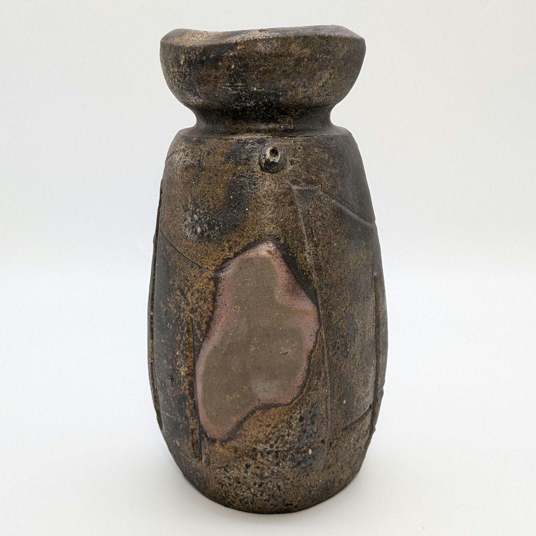 岡山県重要無形文化財 松井與之 備前焼 矢筈口擂座三角花入 共箱共布栞 花瓶