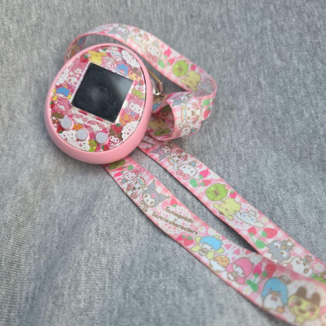 【週末限定値下げ】たまごっちみーつ サンリオコラボ ストラップ付き