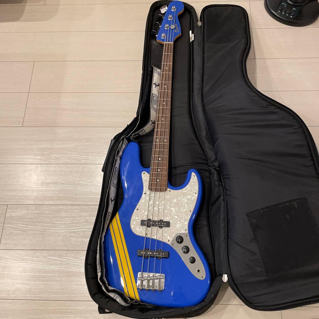 fender ベース SCANDAL TOMOMI