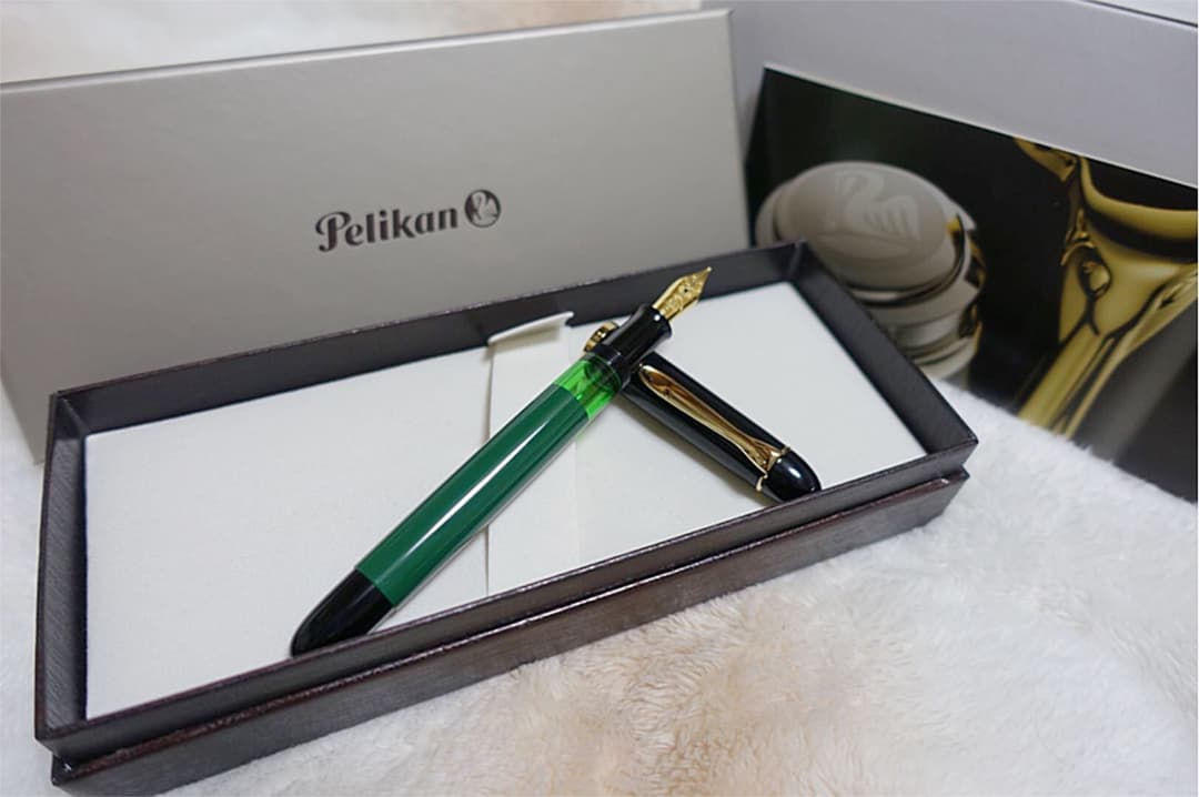 ☆新品 未使用 ペリカン 特別生産品 万年筆 M120 グリーンブラック F☆