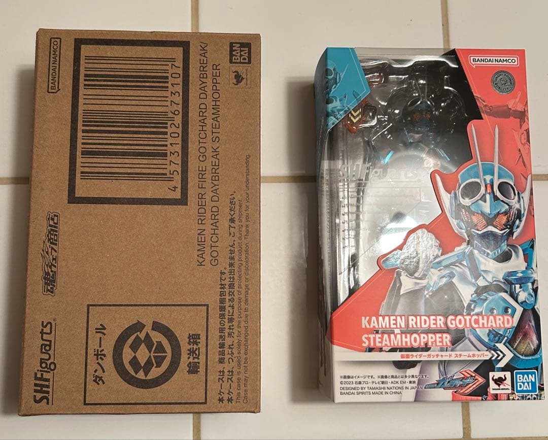 S.H.Figuartsガッチャードデイブレイク&ガッチャード＋ステージ＋台座