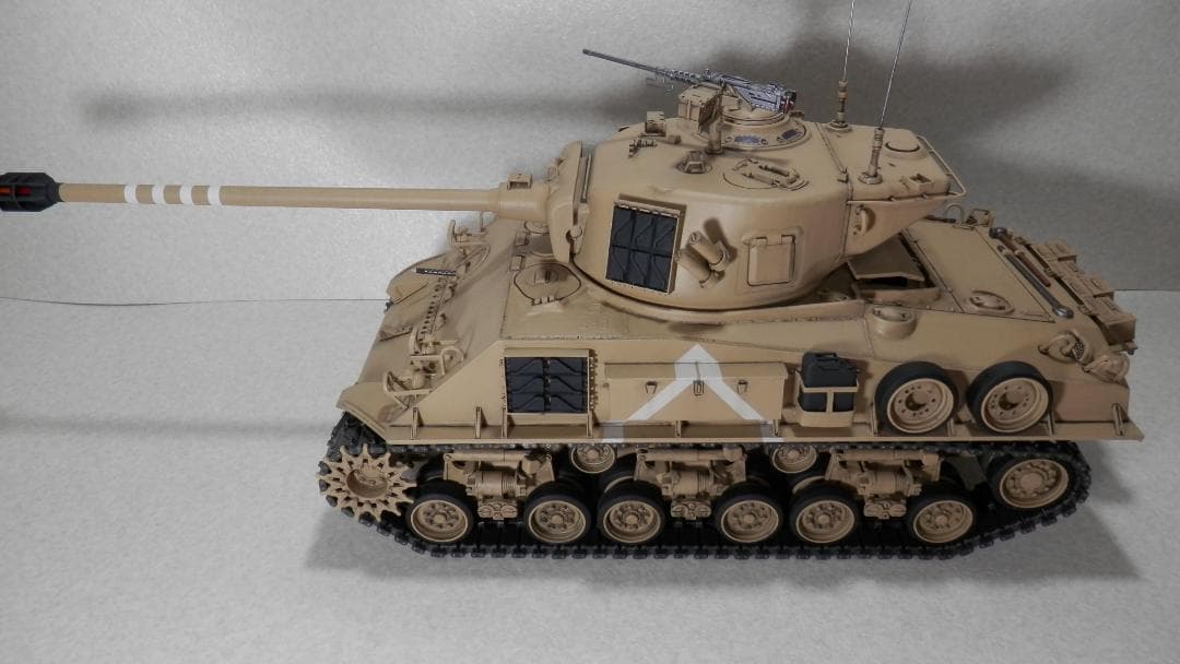 RC戦車 1/16スケール M51スーパーシャーマン　組立済み