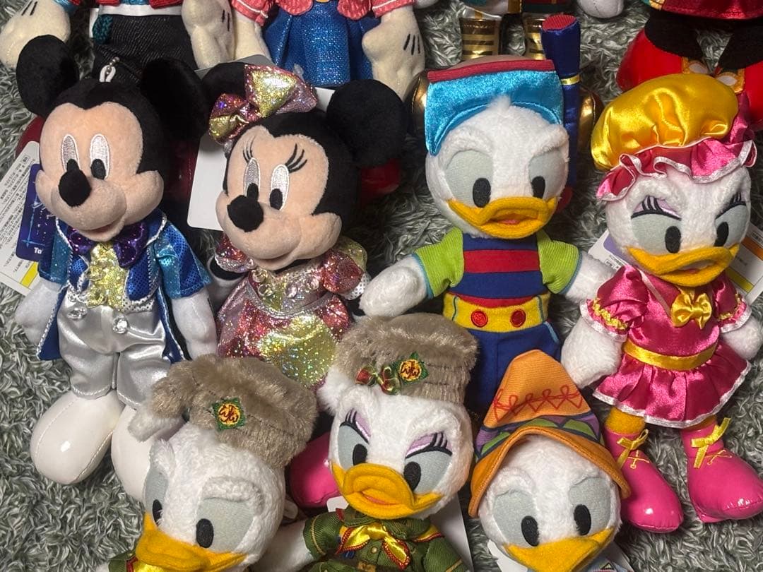 ミッキーミニー ドナルド デイジー ぬいぐるみバッジ