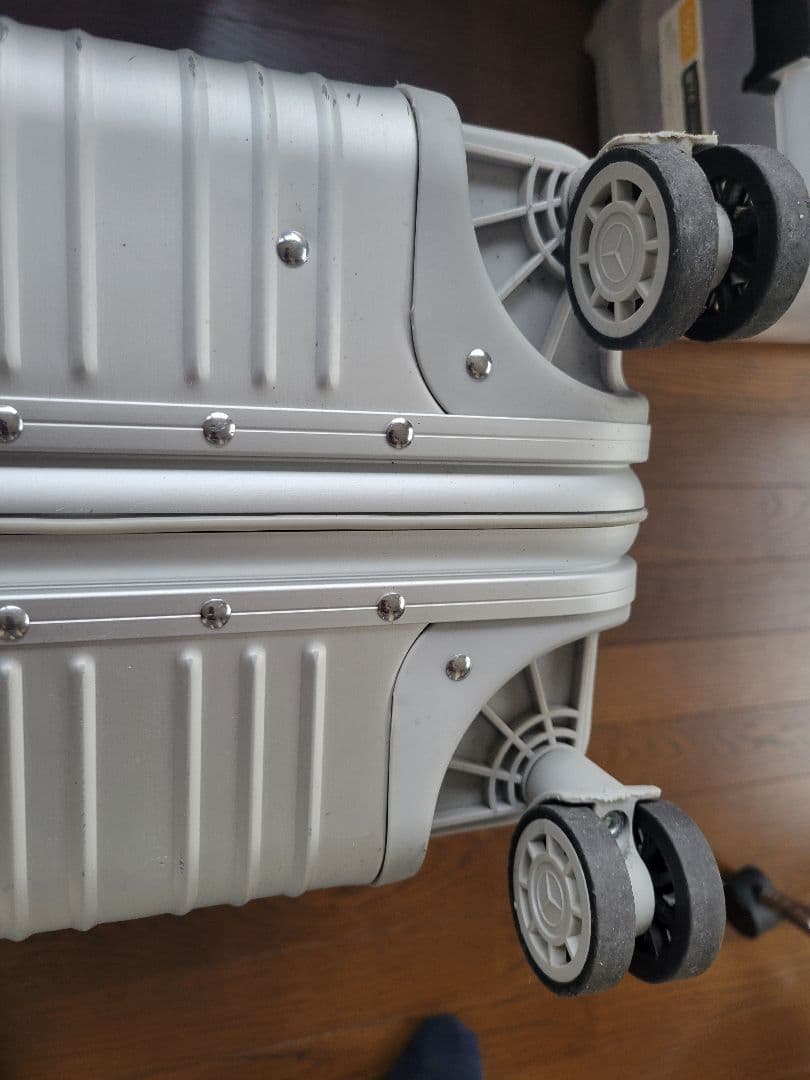 メルセデス・ベンツ シルバー キャリーケース 中古 値引き可 説明必読