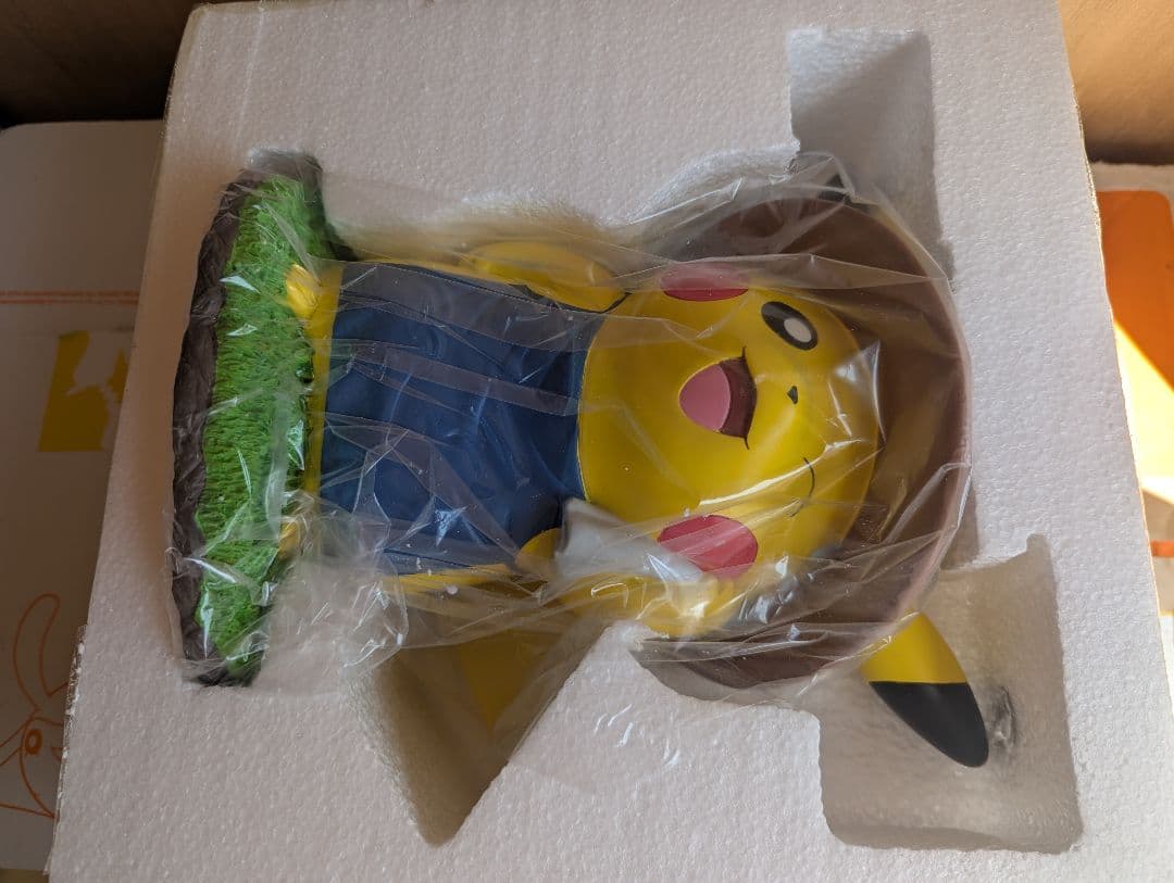 アメリカ　ポケモンセンター　ピカチュウ　オス　ガーデン　フィギュア スタチュー