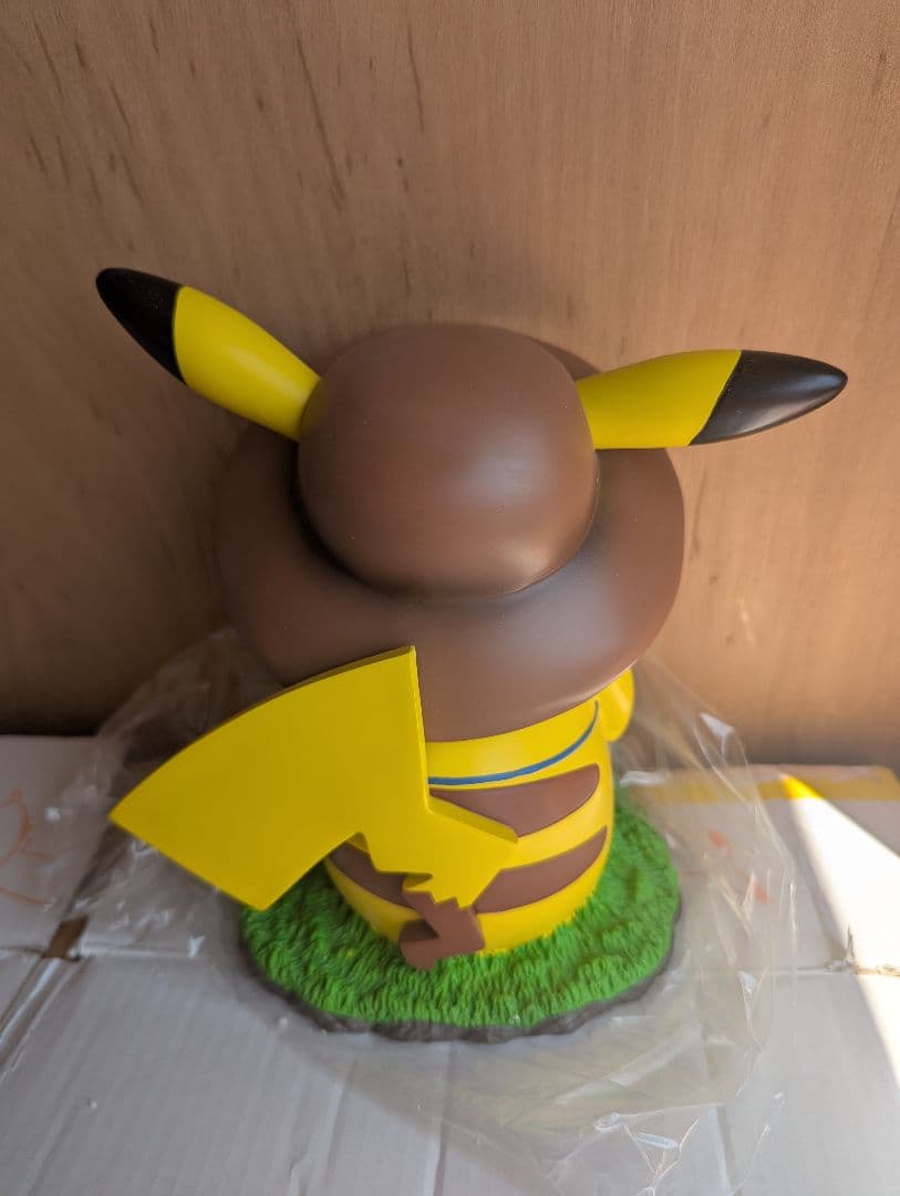 アメリカ　ポケモンセンター　ピカチュウ　オス　ガーデン　フィギュア スタチュー