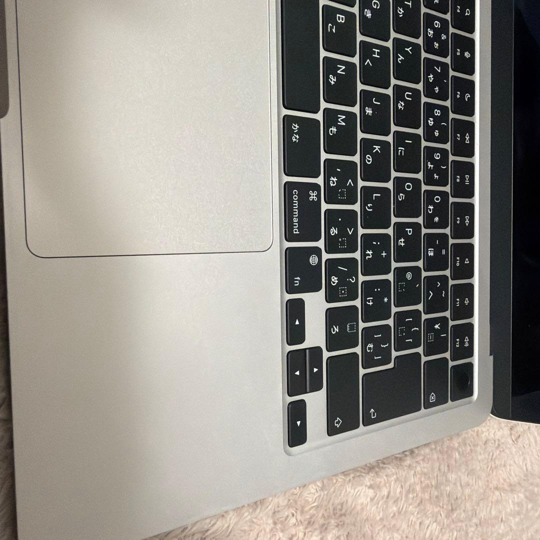 M2 MacBook Air 13.6インチ 16GB/256GB /シルバー