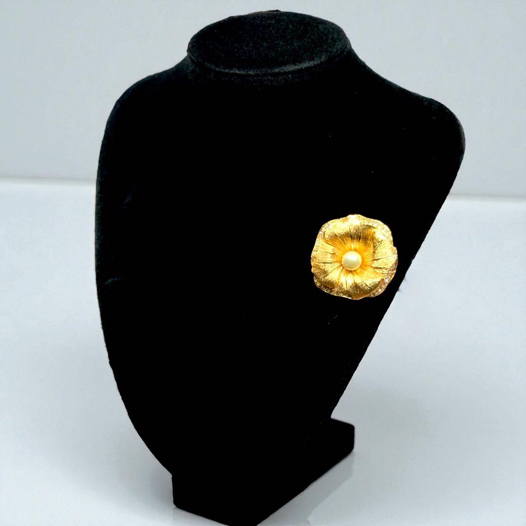 vintage Dior 花モチーフ フェイクパール ブローチ 221