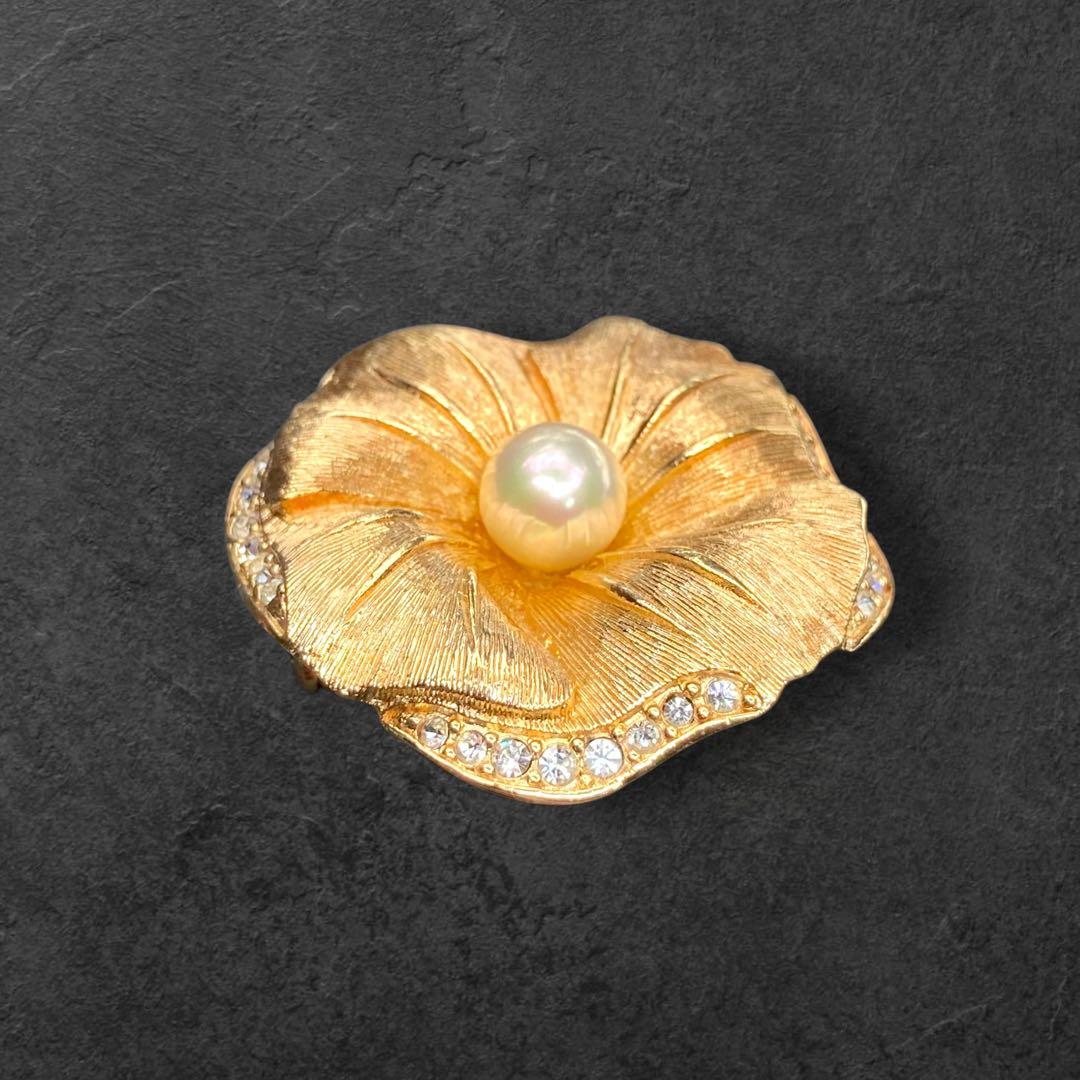 vintage Dior 花モチーフ フェイクパール ブローチ 221