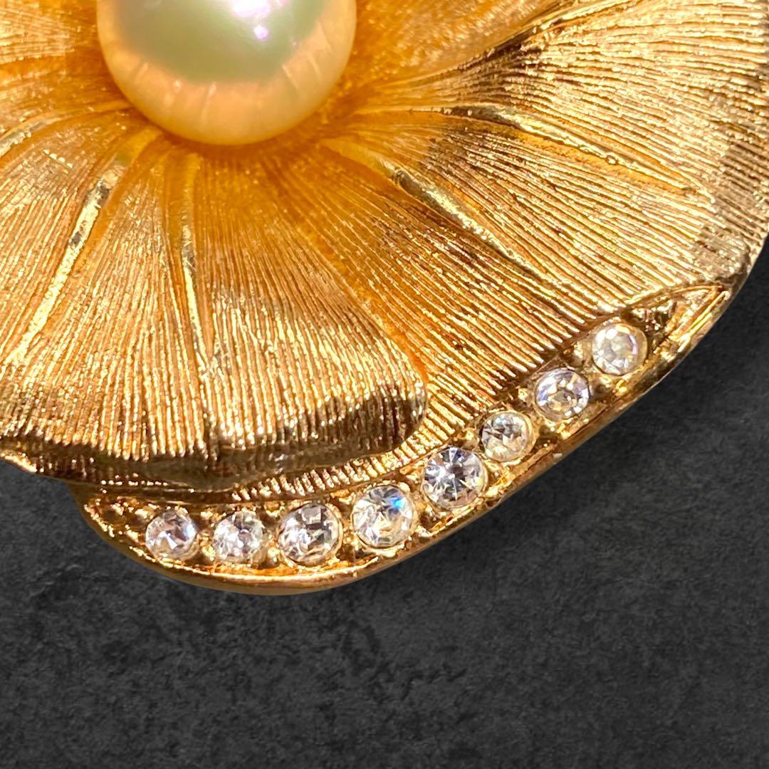 vintage Dior 花モチーフ フェイクパール ブローチ 221