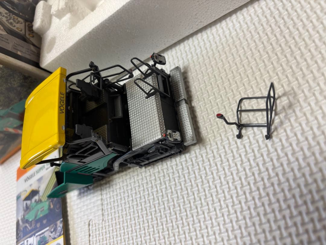 VÖGELE SUPER 1803-2 ミニカー 1/50スケール