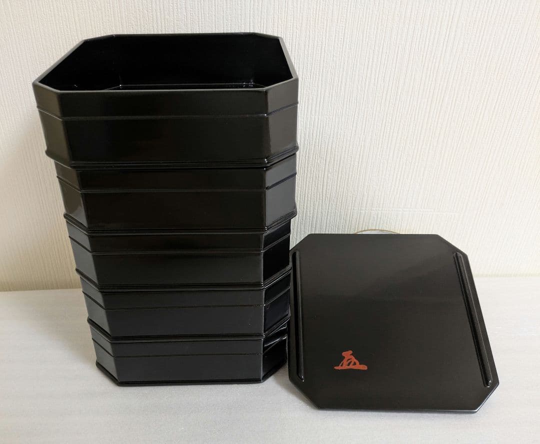 懐石道具 木製黒真塗 5段縁高重 茶懐石 利休好写 お正月 桐箱