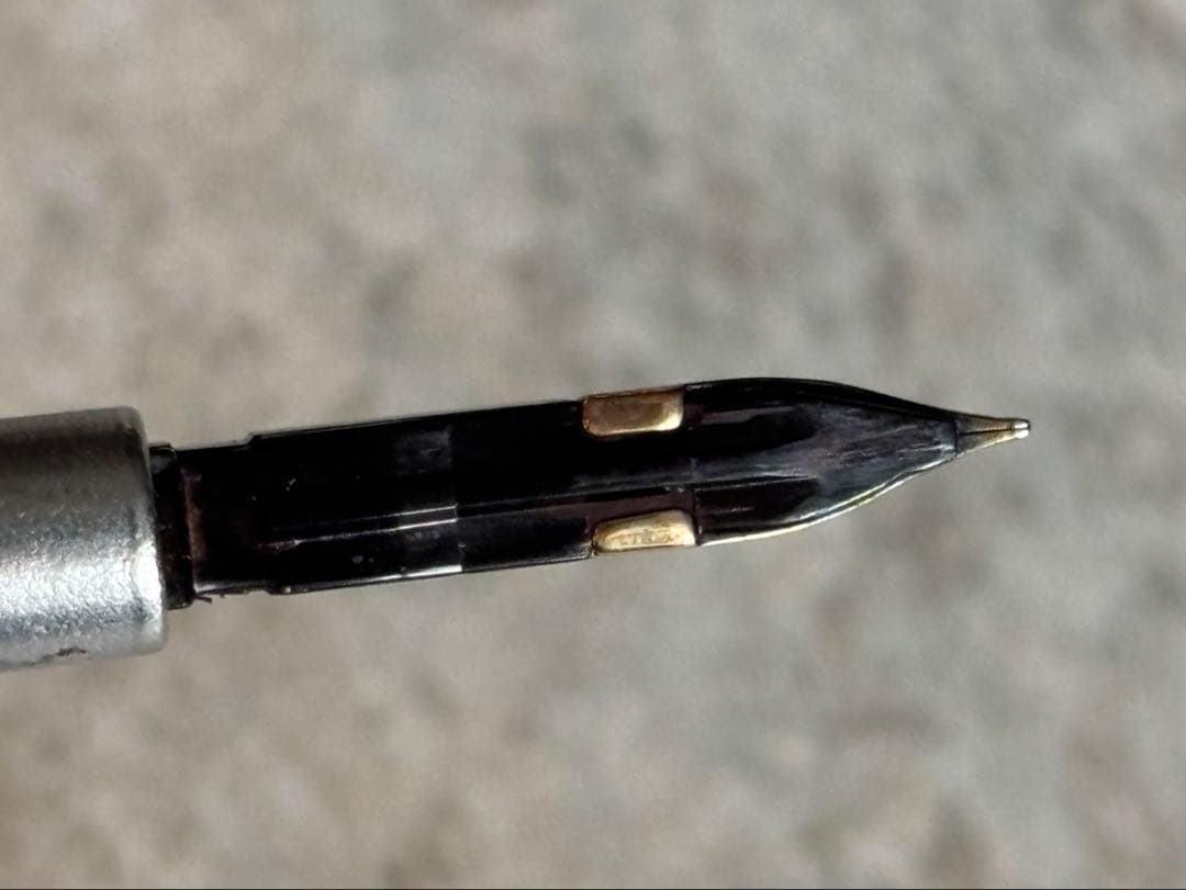 PILOT パイロット　キャップレス　capless蝕刻　万年筆　廃番