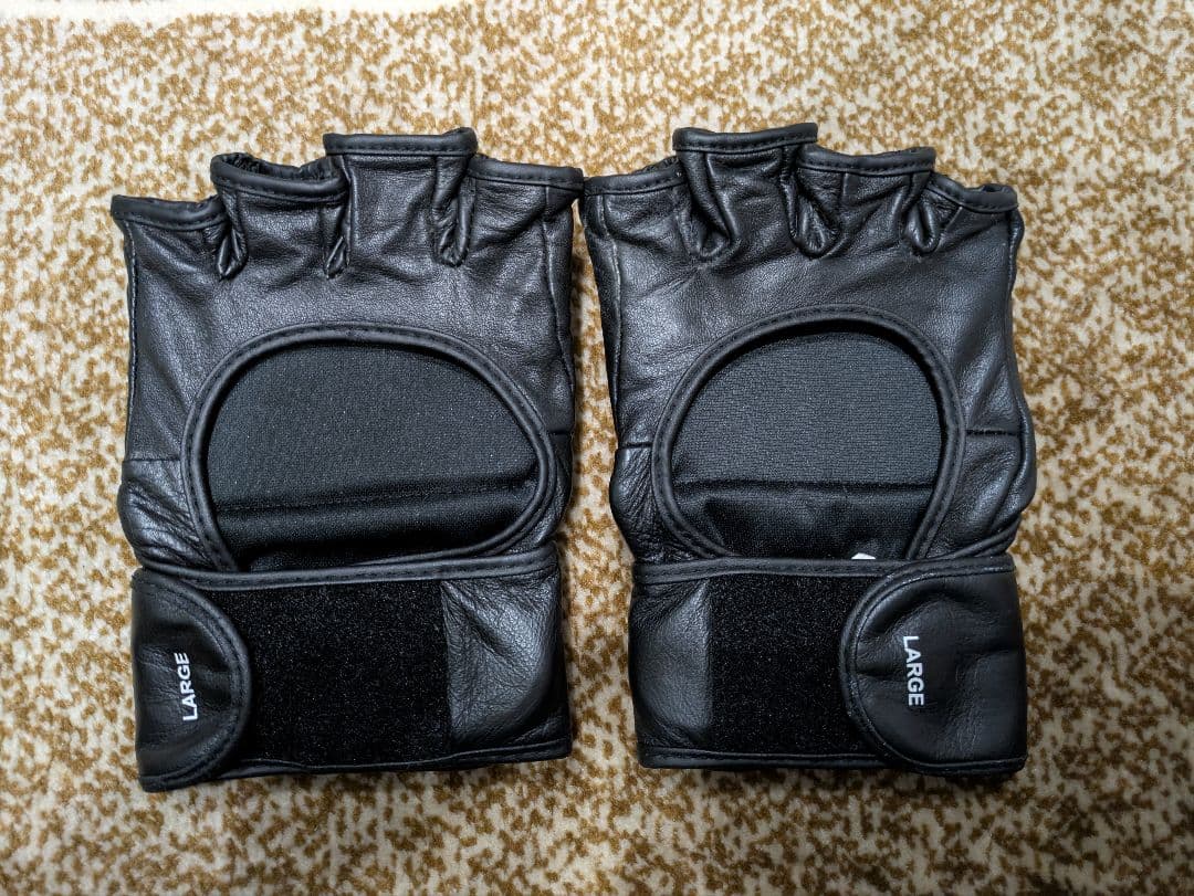 大幅値下げ★新品・未使用品★UFC★公式ファイトグローブ★LARGE ブラック