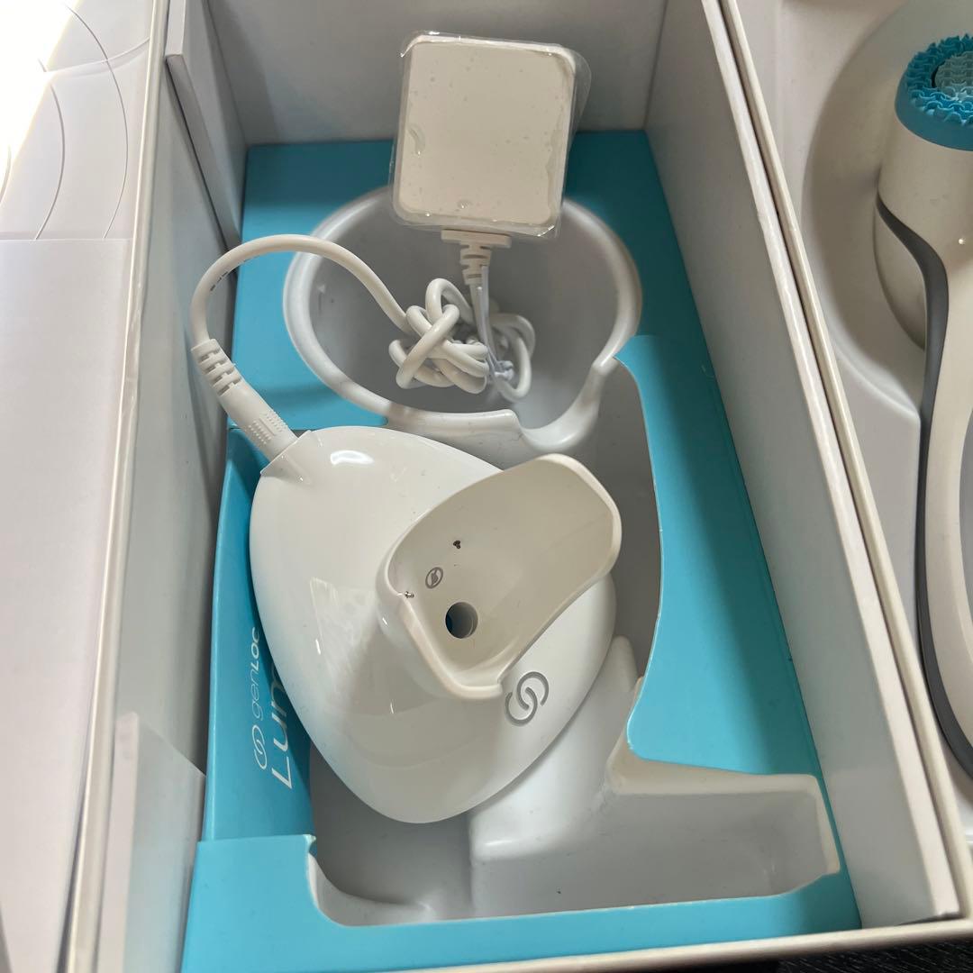 防水洗顔ブラシ ホワイト/ブルー 充電器付き