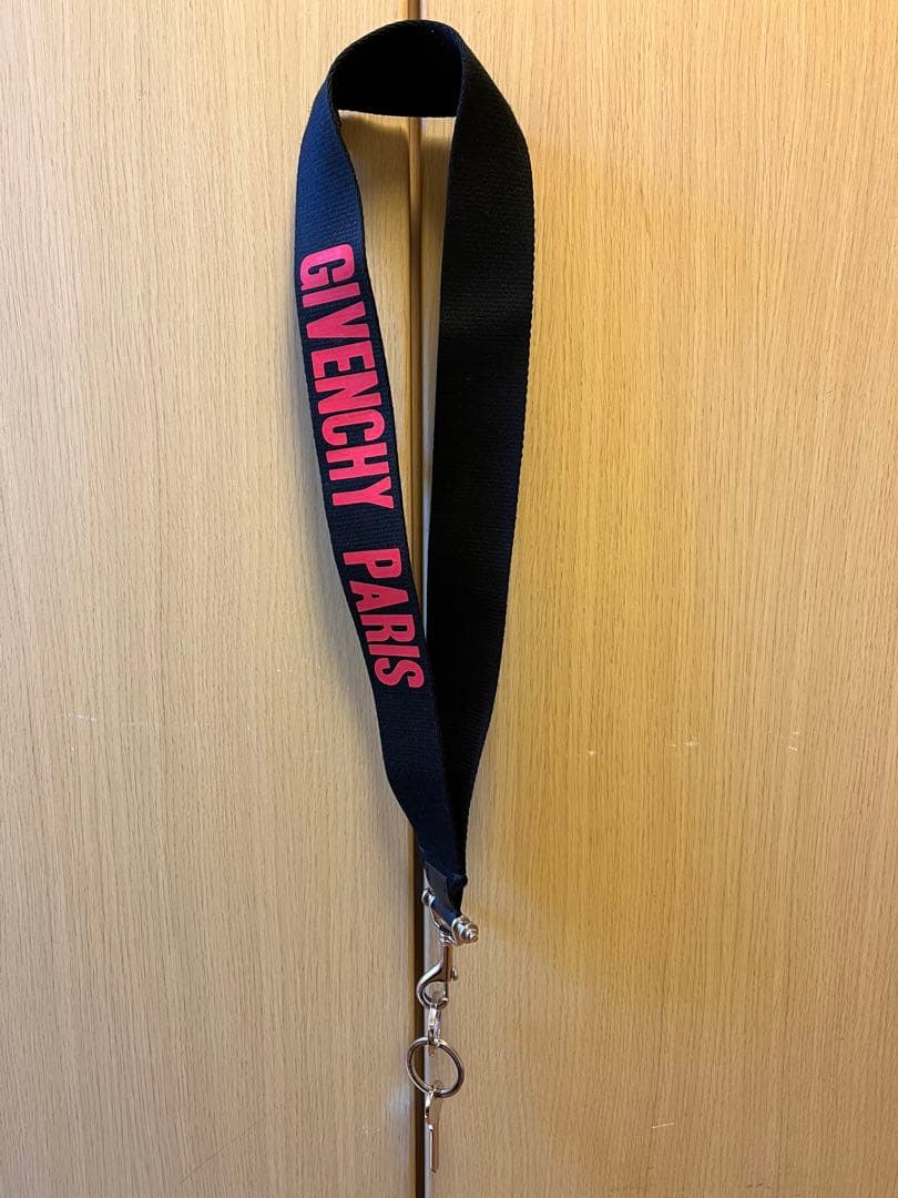 正規 Givenchy ジバンシィ OBSEDIA キーリングネックストラップ