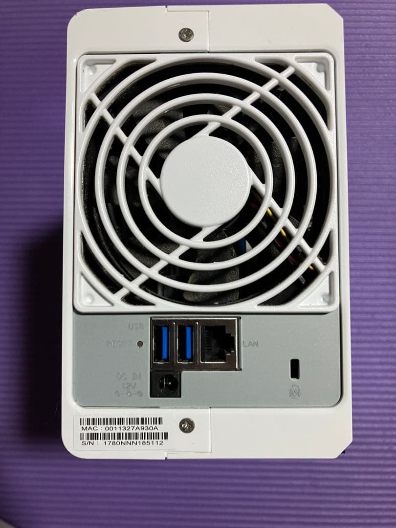 Synology DS216j NAS 本体と電源ケーブル