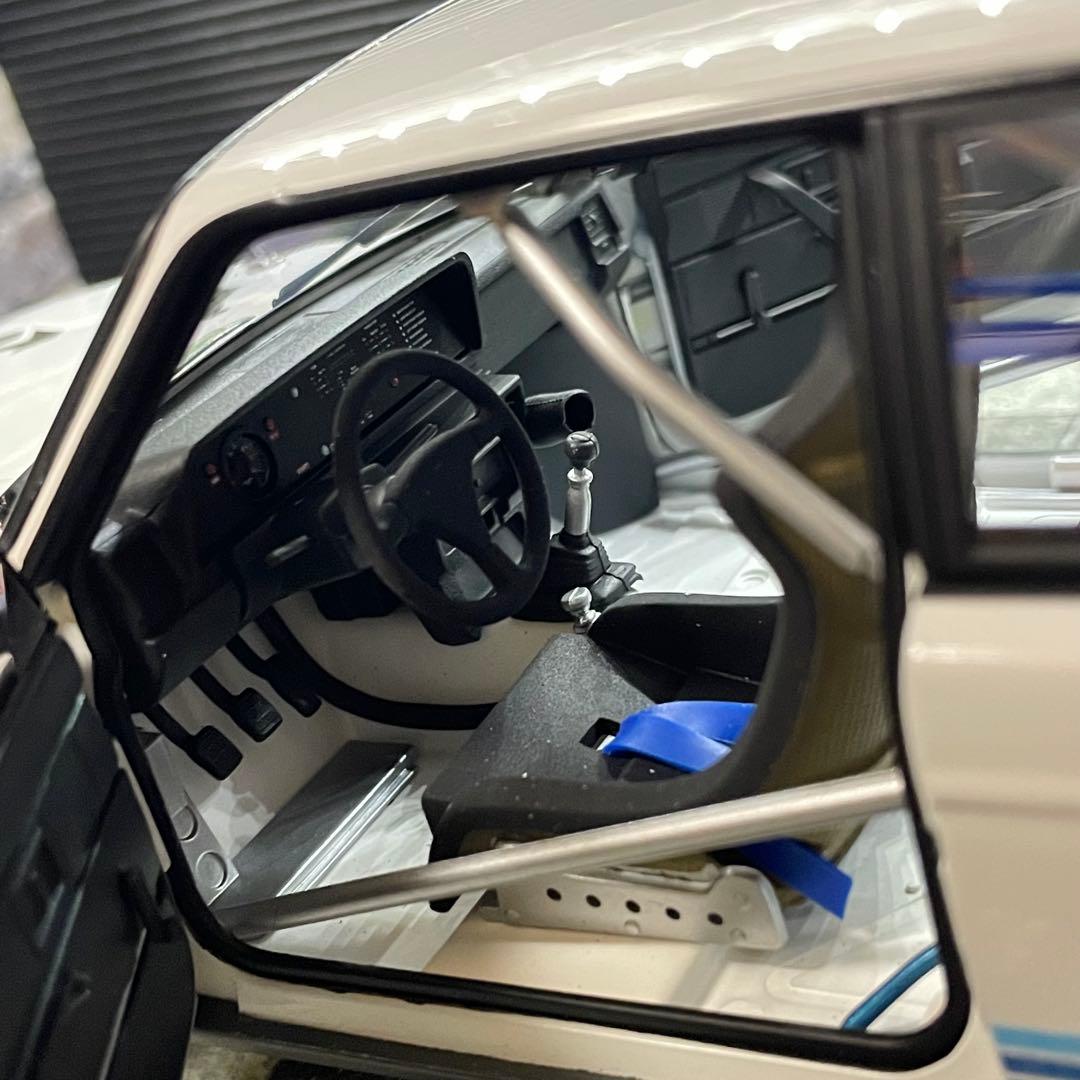 1/18 AUTOart ボルボ 240 ターボ グループA 1986