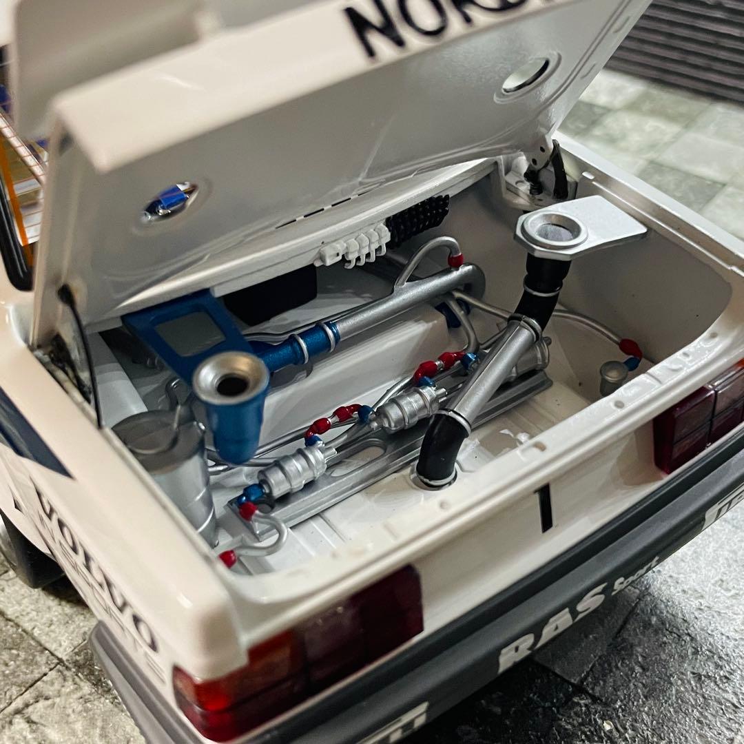 1/18 AUTOart ボルボ 240 ターボ グループA 1986