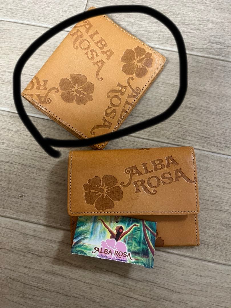 ぱ*ぴ様 ALBA ROSA アルバローザ型押しヌメ革二つ折り財布