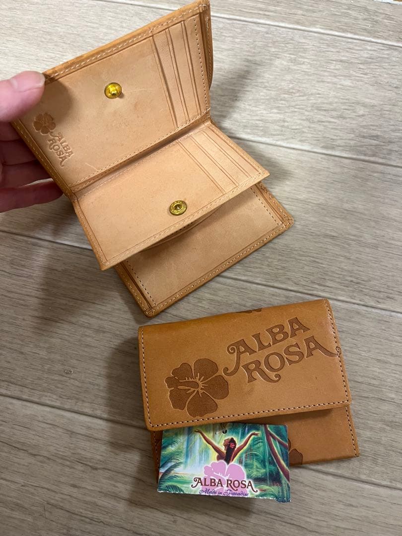 ぱ*ぴ様 ALBA ROSA アルバローザ型押しヌメ革二つ折り財布