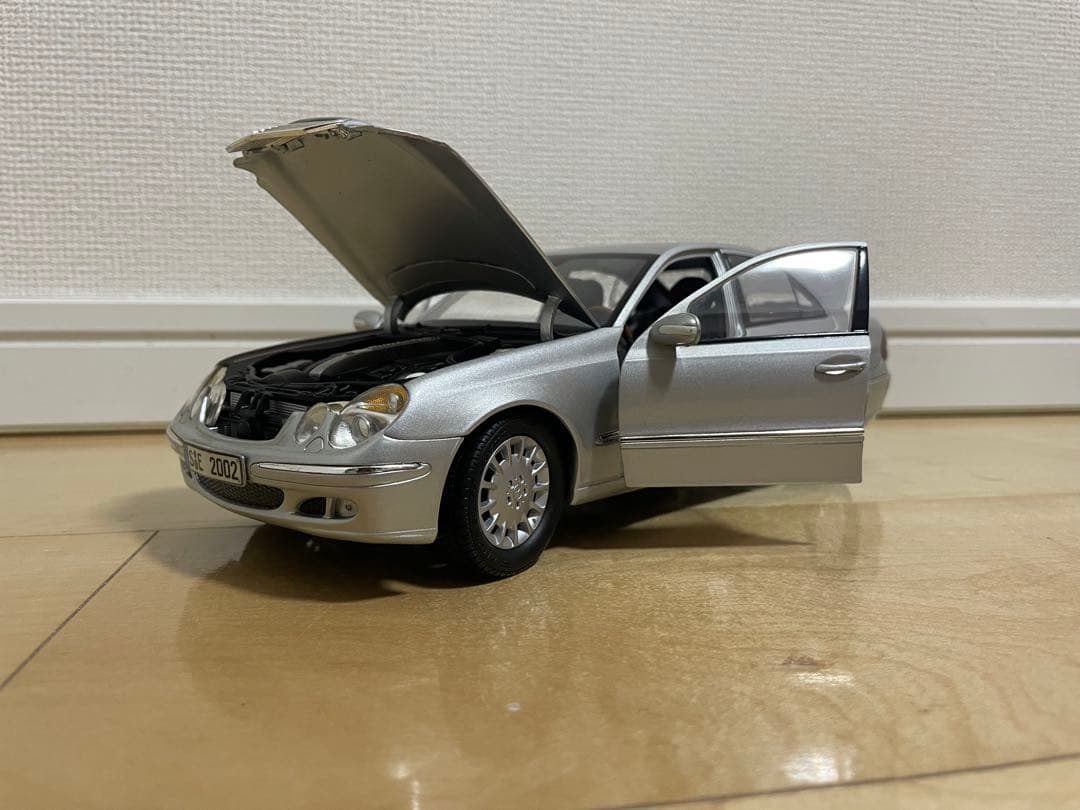 1/18 E-Class 京商 メルセデスベンツ Eクラス ミニカー