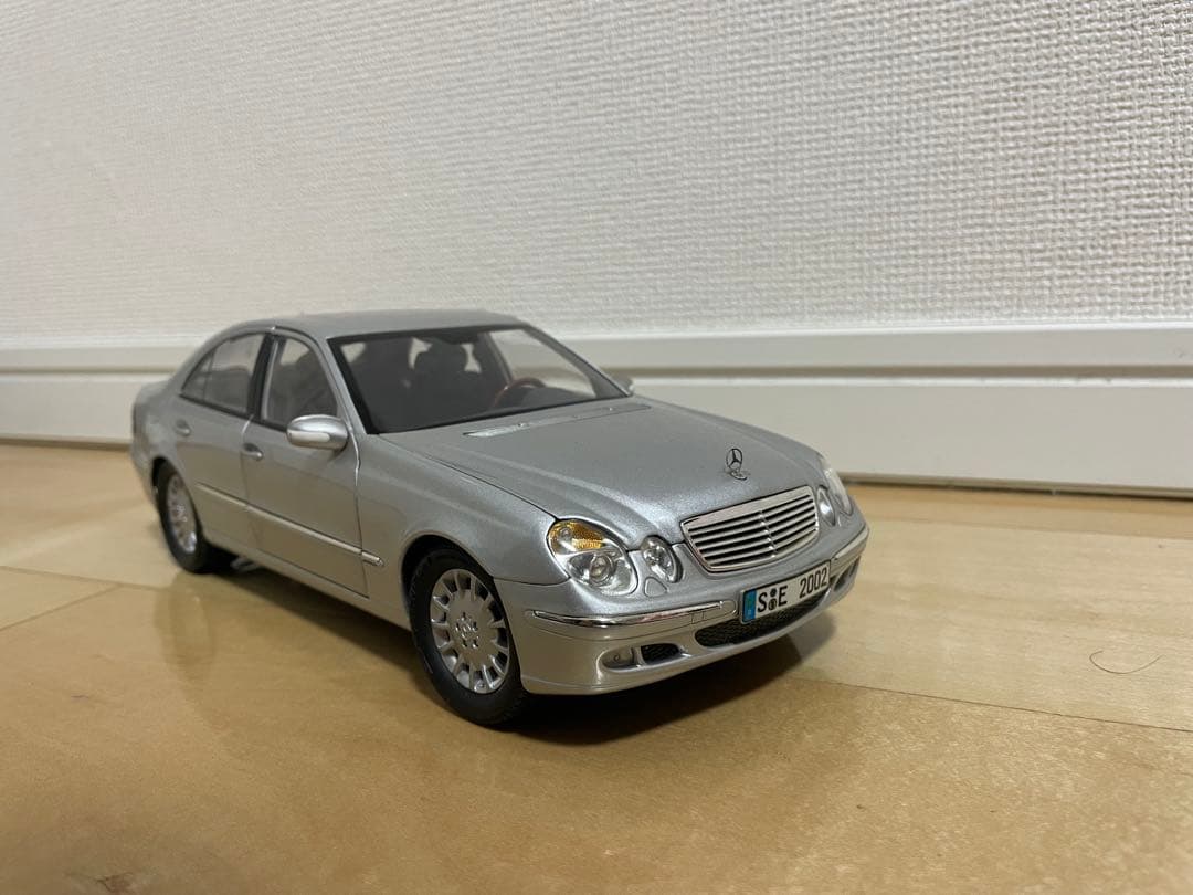 1/18 E-Class 京商 メルセデスベンツ Eクラス ミニカー