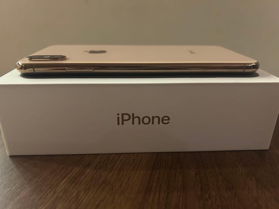 【スズキ】美品iPhone XS MAXゴールド 256GB