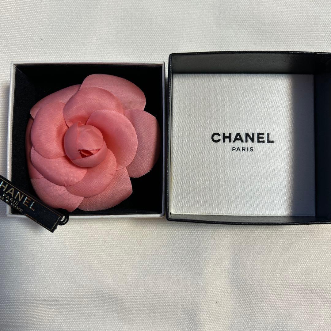 CHANEL ピンク 花モチーフ ブローチ