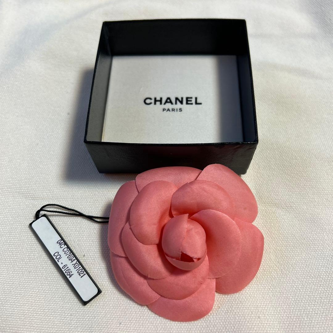 CHANEL ピンク 花モチーフ ブローチ