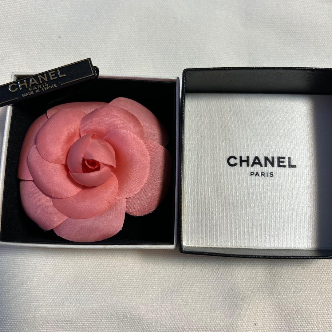CHANEL ピンク 花モチーフ ブローチ