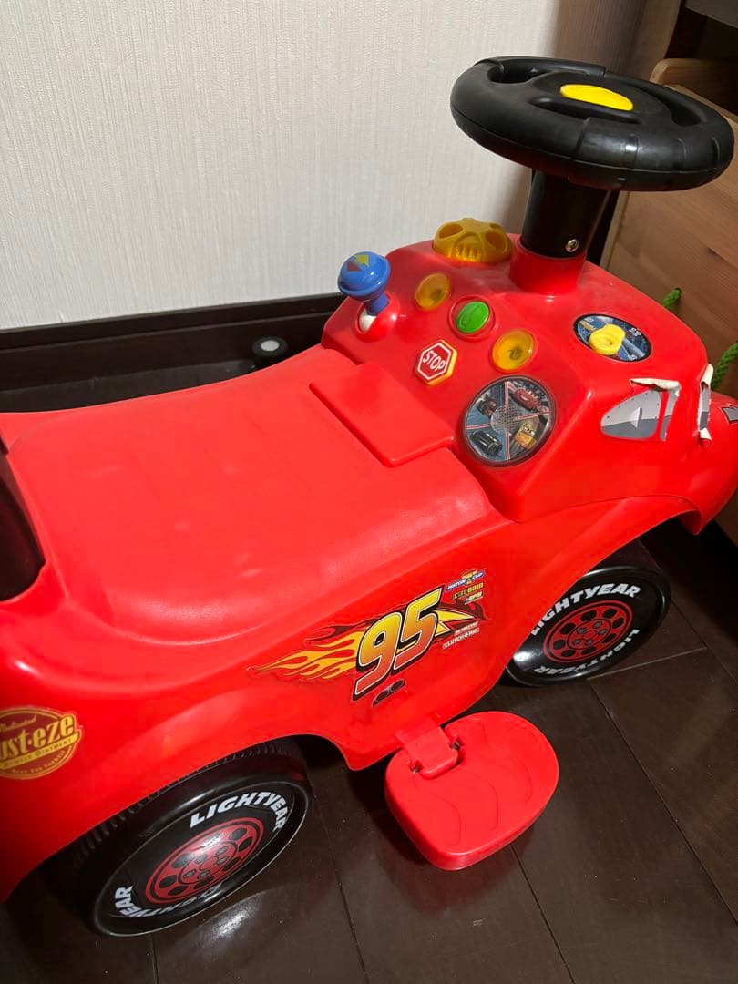 電動カーズ　乗れるライトニング　マックイーン　Cars