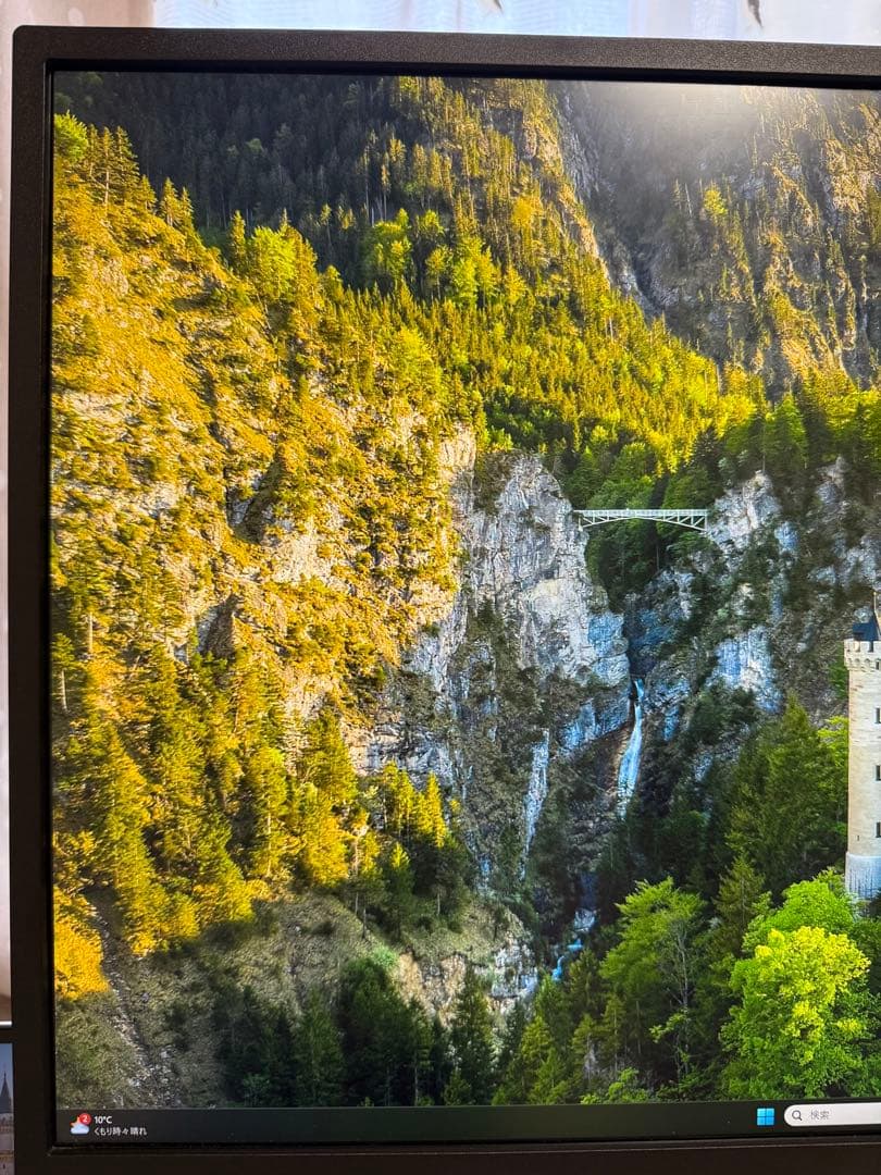 LG 27インチ4Kモニター　27UL550-W