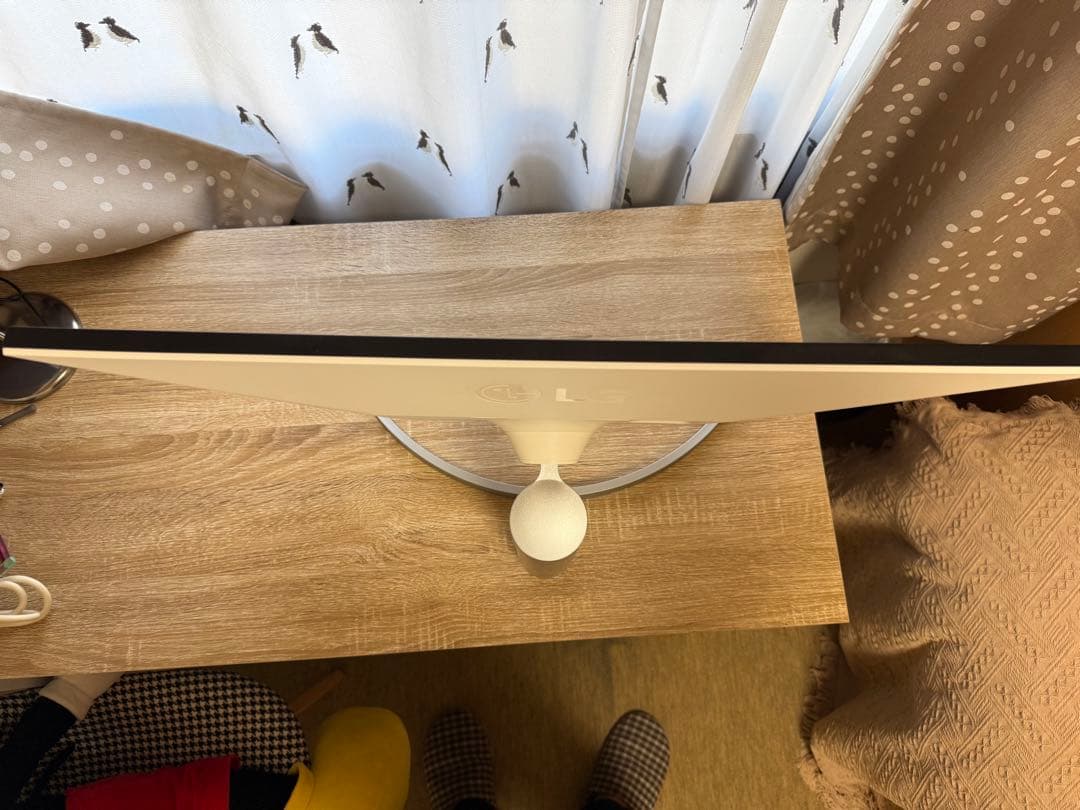 LG 27インチ4Kモニター　27UL550-W