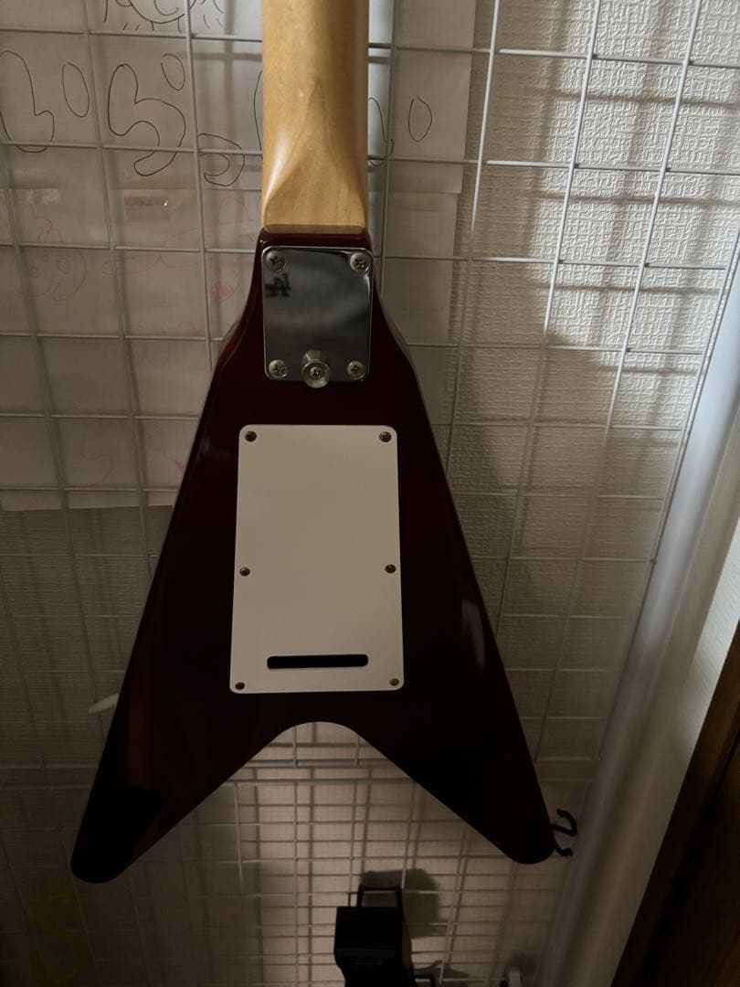 グレコ　フライングＶ　アンプ内蔵内蔵ギター