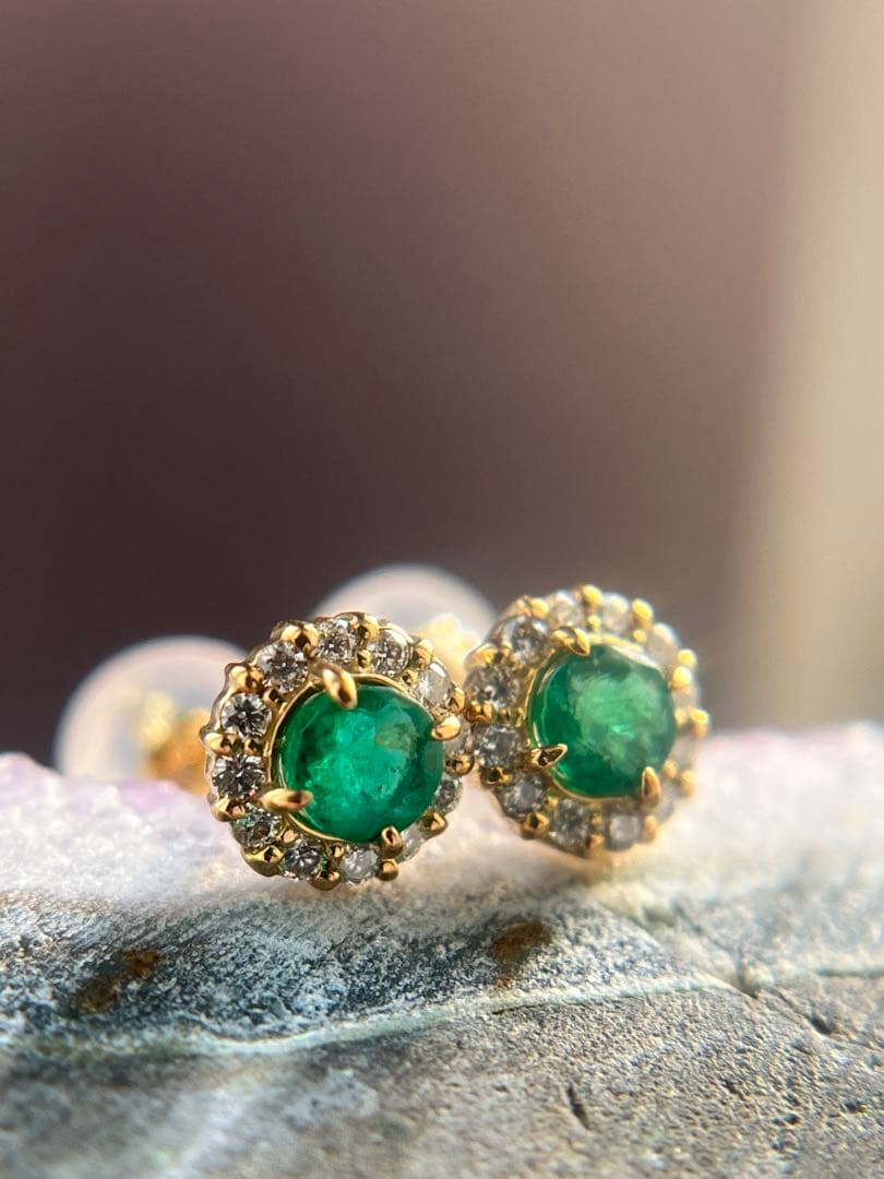 新品K18YGエメラルド0.2ctダイヤモンドピアス