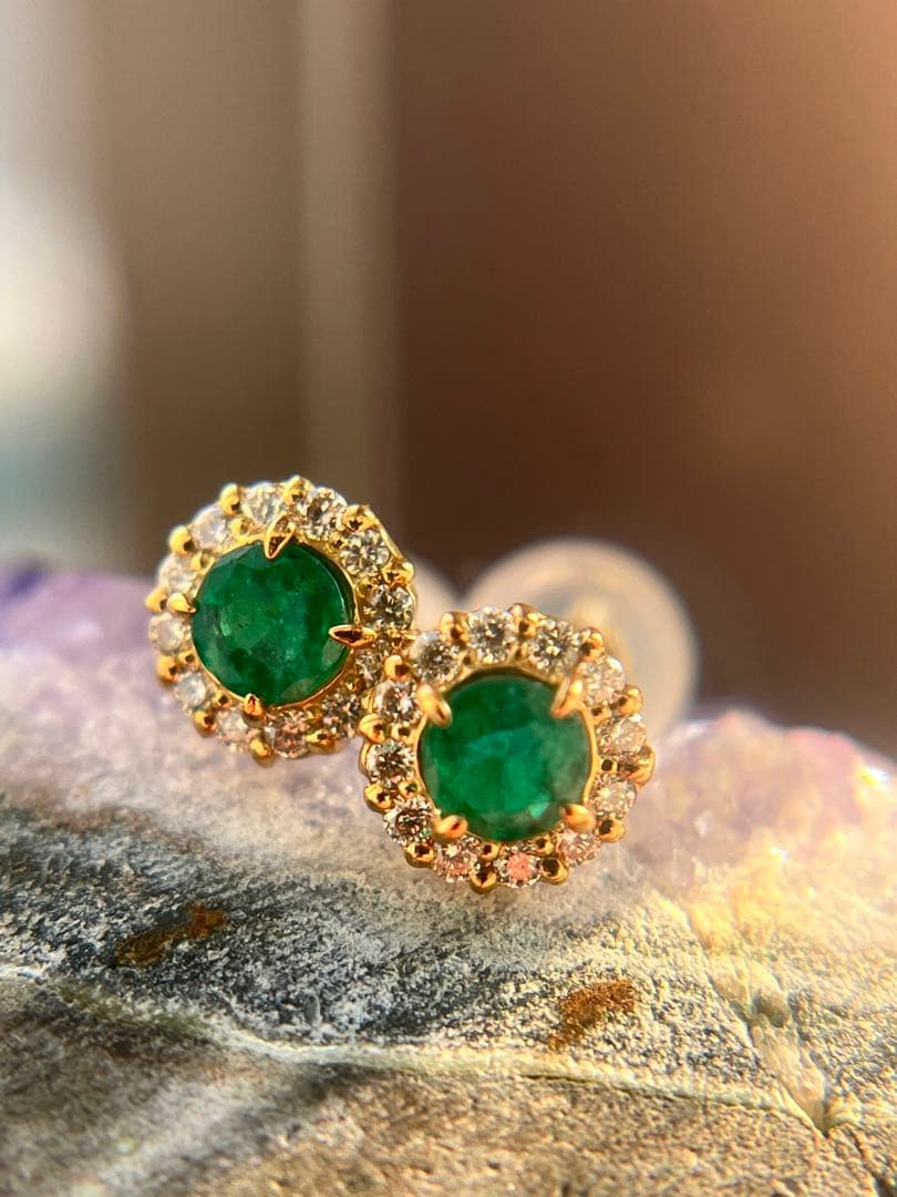 新品K18YGエメラルド0.2ctダイヤモンドピアス