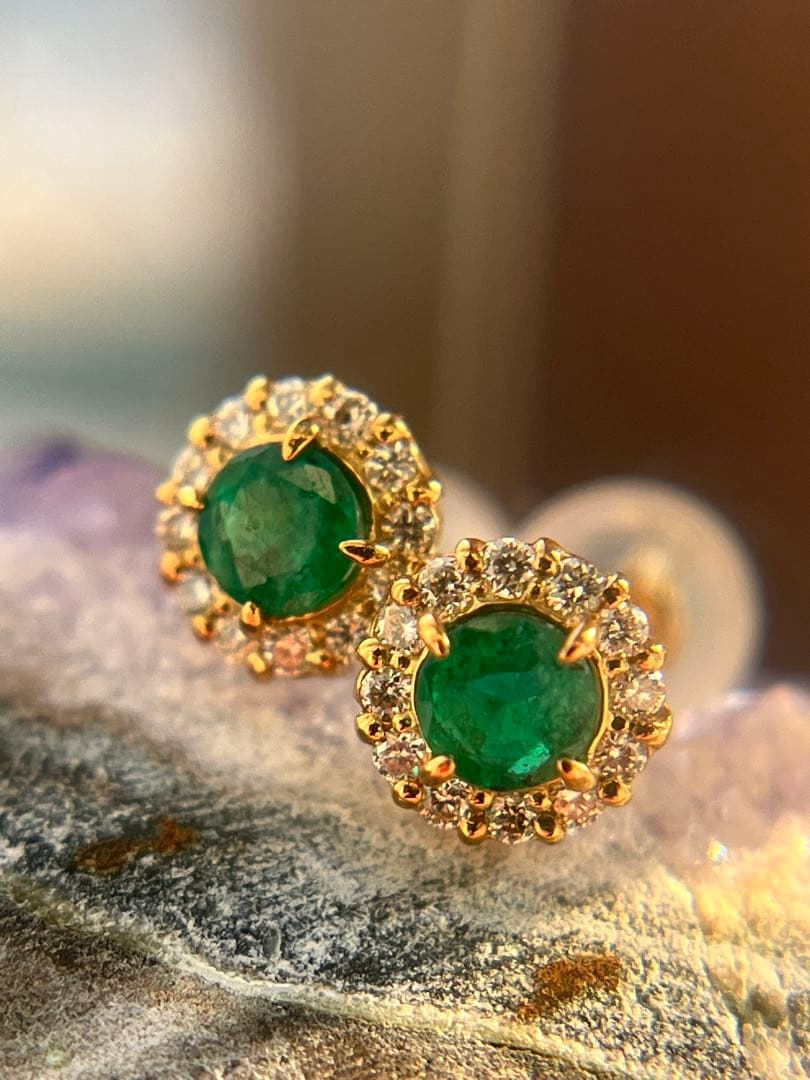 新品K18YGエメラルド0.2ctダイヤモンドピアス