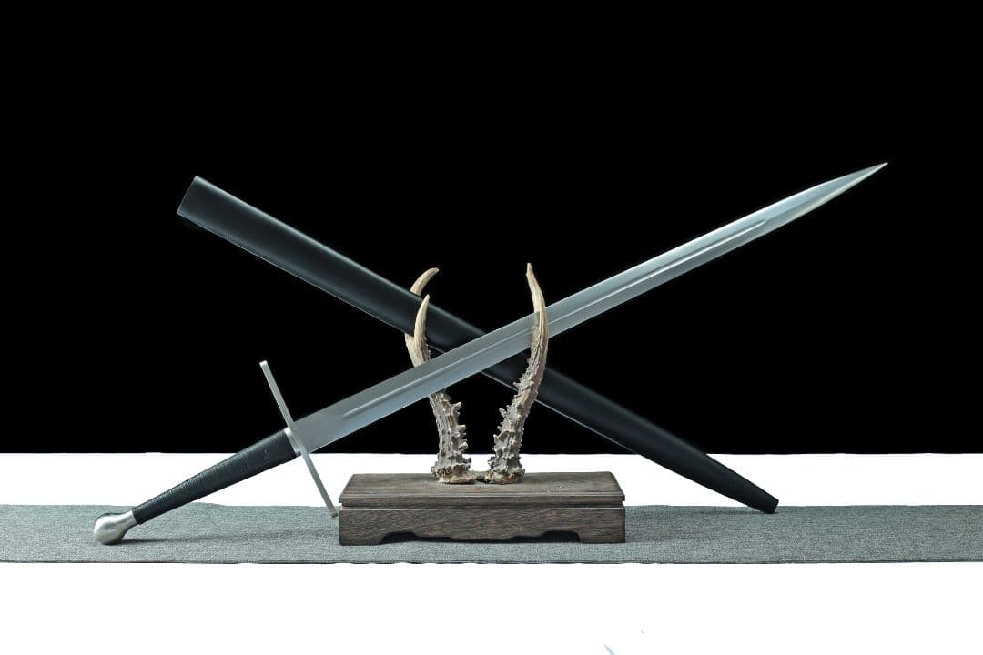 特別価格で一点出品いたします 手鍛造打西洋剣 古兵器 武具 贈り物 長剣