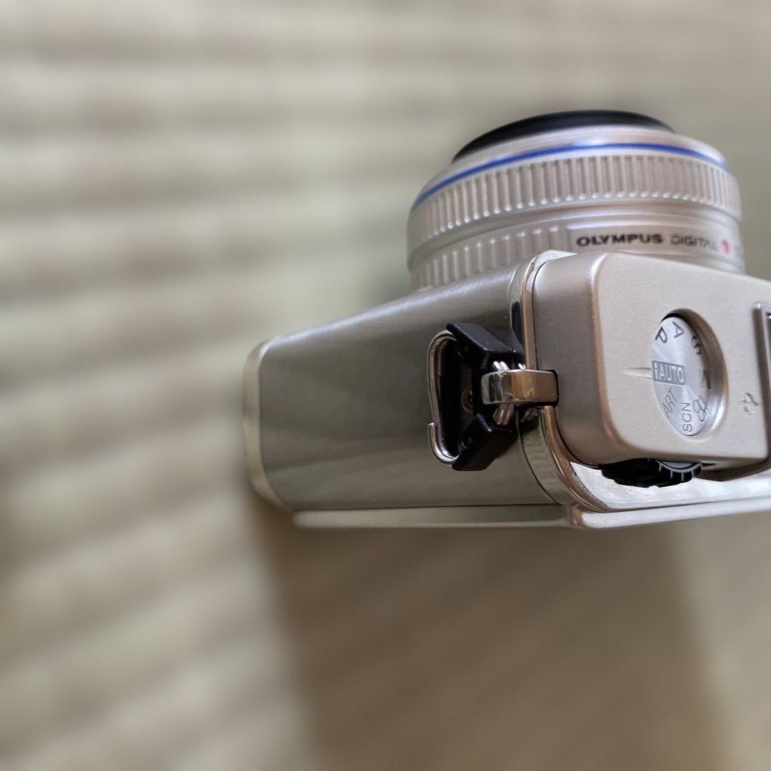 【大人気】 OLYMPUS オリンパス PEN E-P1 ミラーレス一眼カメラ