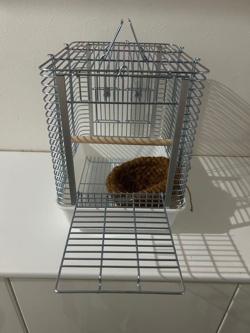 鳥小屋　小動物用金属ケージ 木製止まり木付き　(ベットプレゼント)