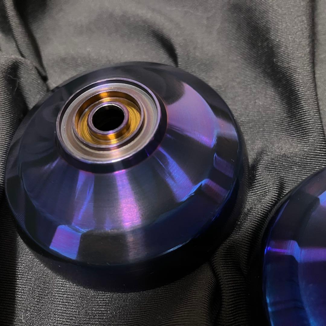 atmos projects Ari チタンブルー