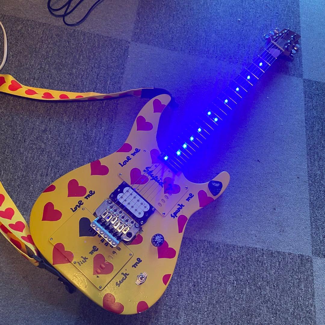 FERNANDES ハムバッカーLEDネック搭載 ブラックハート！フロイドローズ
