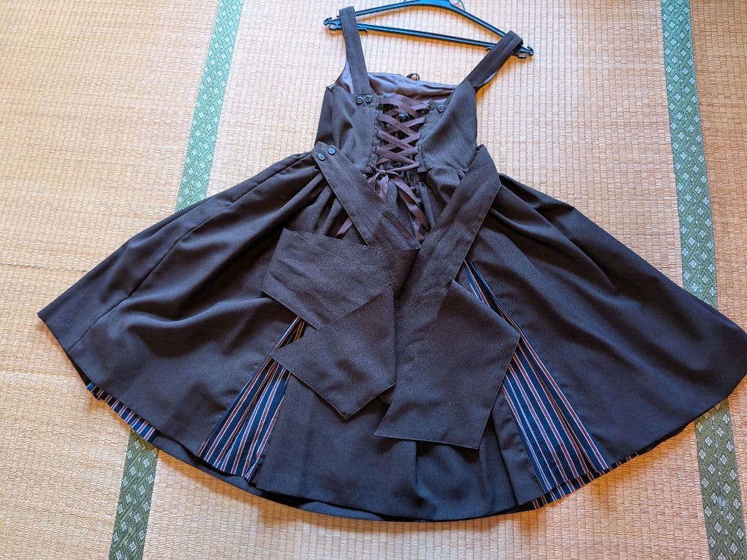 メタモルフォーゼ レジメンタルストライプ ブラウン ひざ丈ジャンパースカート